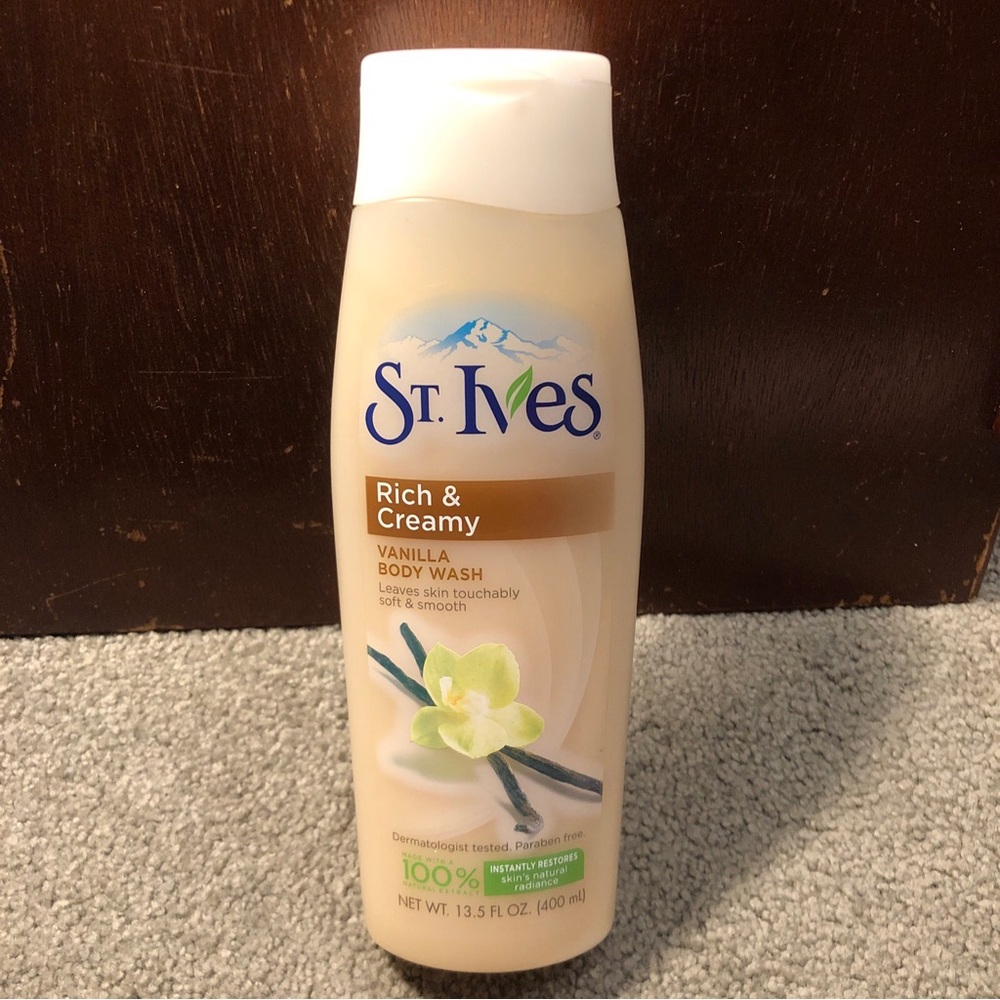 St Ives Nourishing Vanilla Triple Butter Butter Body Wash, Creamy Lather 13.5oz